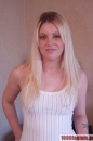 Hollie Stevens picture 2